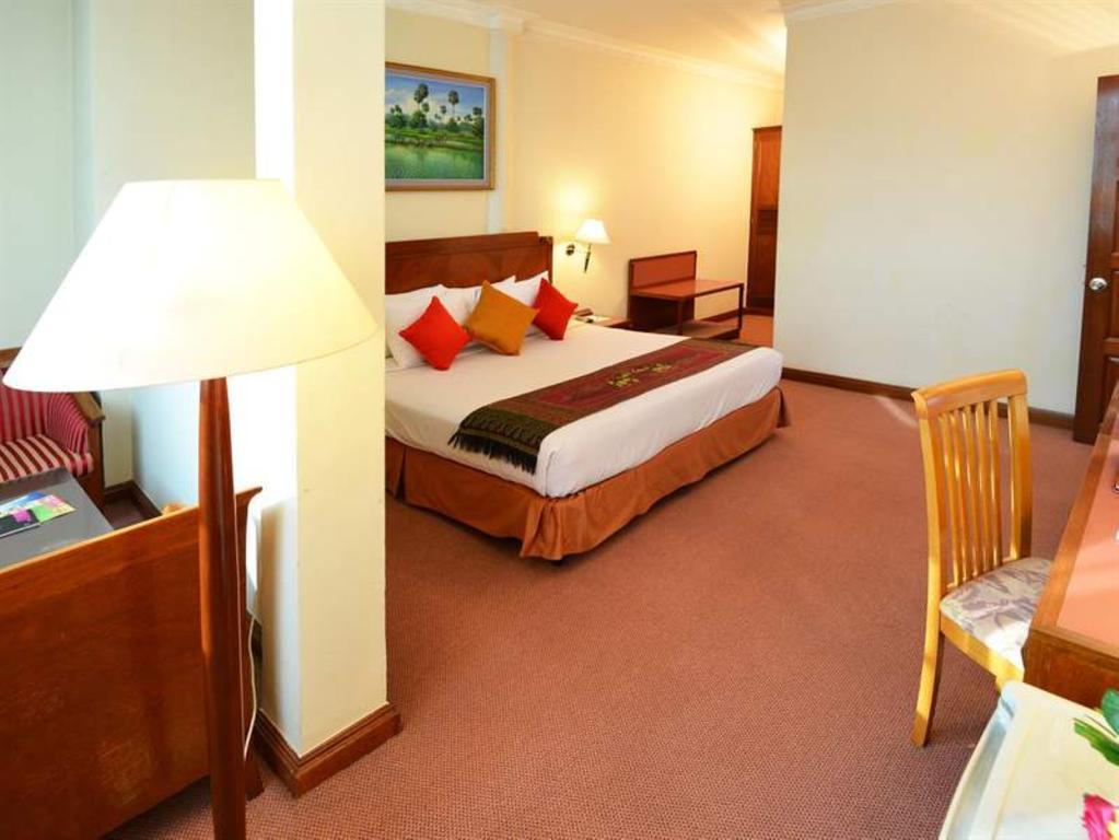 Holiday Villa Hotel City Centre Phnom Penh Quarto foto