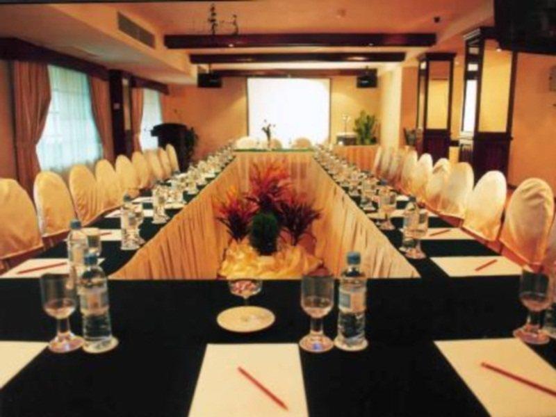 Holiday Villa Hotel City Centre Phnom Penh Instalações foto